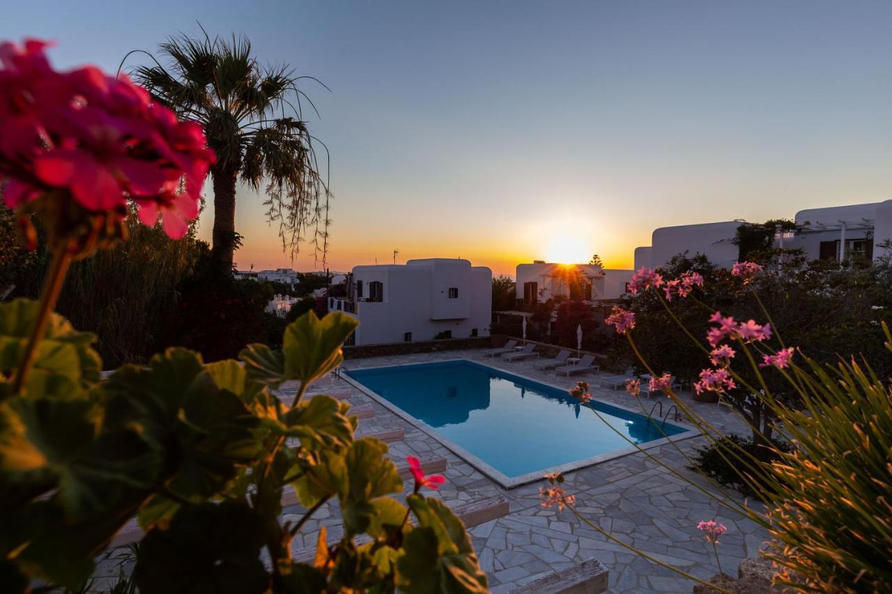 Callisti Mykonos Town With Pool View And Calypso Upper Floor With Sea View Exterior foto